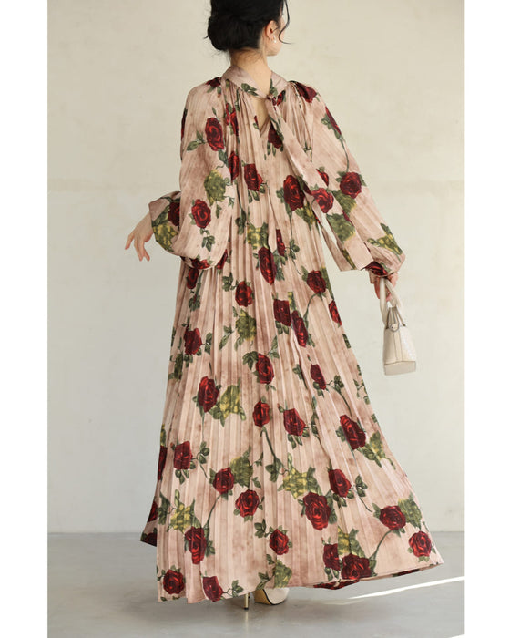 気品ある薔薇のプリーツロングワンピース(紐ベルト付き)