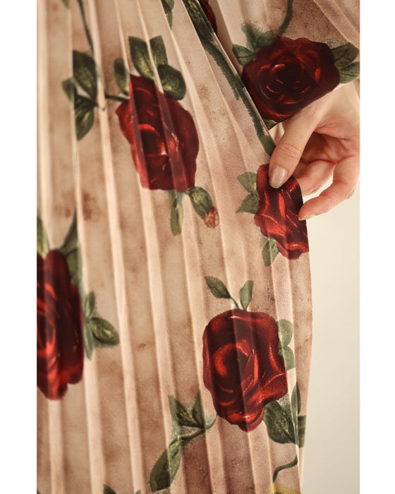 気品ある薔薇のプリーツロングワンピース(紐ベルト付き)