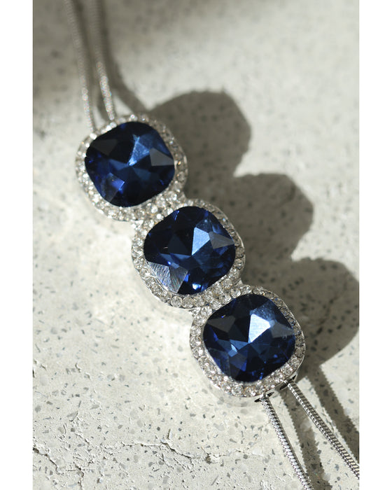 長さ調整可能。3つのジュエル輝くラリアットネックレス