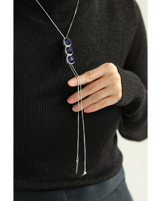 長さ調整可能。3つのジュエル輝くラリアットネックレス