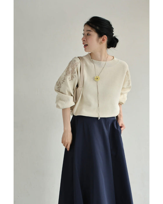 雫ビジュー揺れる立体花のラリアットネックレス