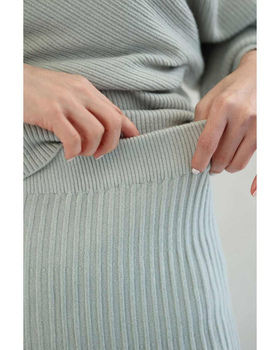 優しいペールカラーのニットトップスとスカート2点セット【set】