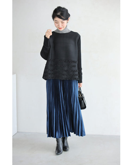 パールを飾ったフリルラインのプリーツカットソートップス