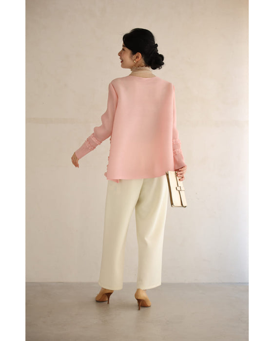 パールを飾ったフリルラインのプリーツカットソートップス