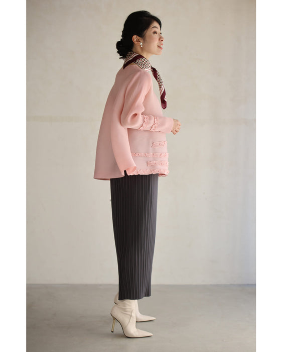 パールを飾ったフリルラインのプリーツカットソートップス