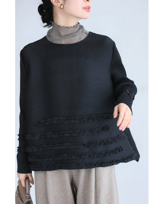 パールを飾ったフリルラインのプリーツカットソートップス