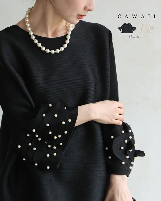 パール艶めく花びら袖のプリーツカットソートップス