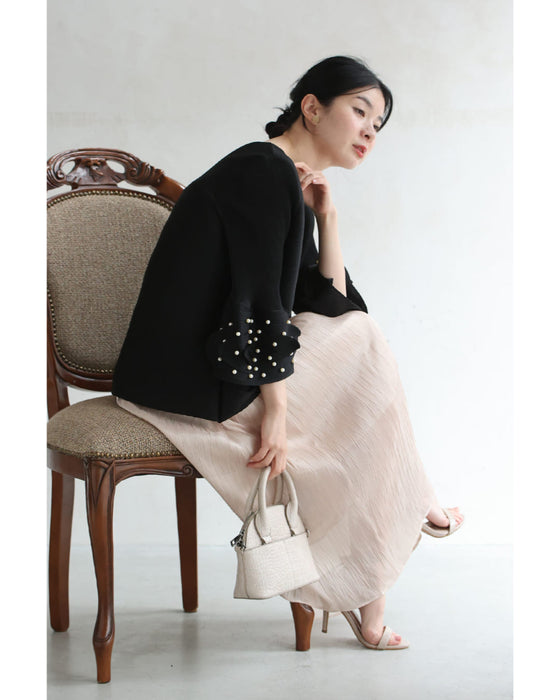 パール艶めく花びら袖のプリーツカットソートップス