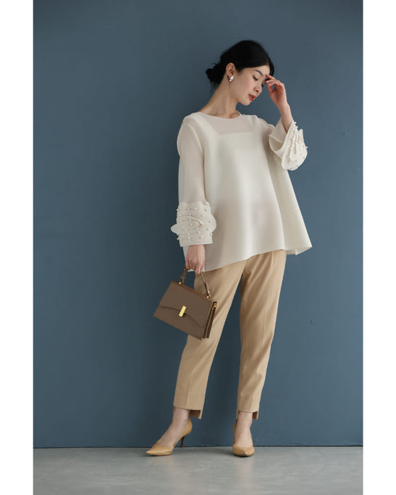 パール艶めく花びら袖のプリーツカットソートップス