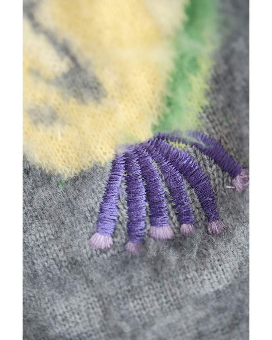 ふんわり浮かび上がる植物モチーフのニットカーディガン