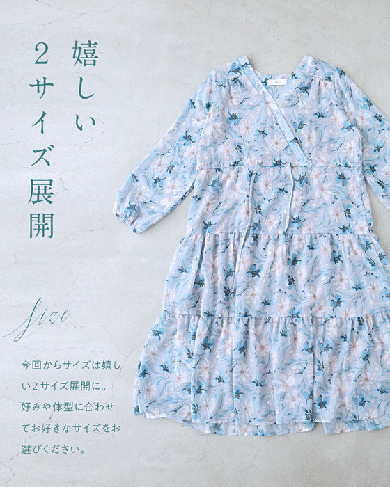 春の日差しを浴びるブルーミングティアードワンピース