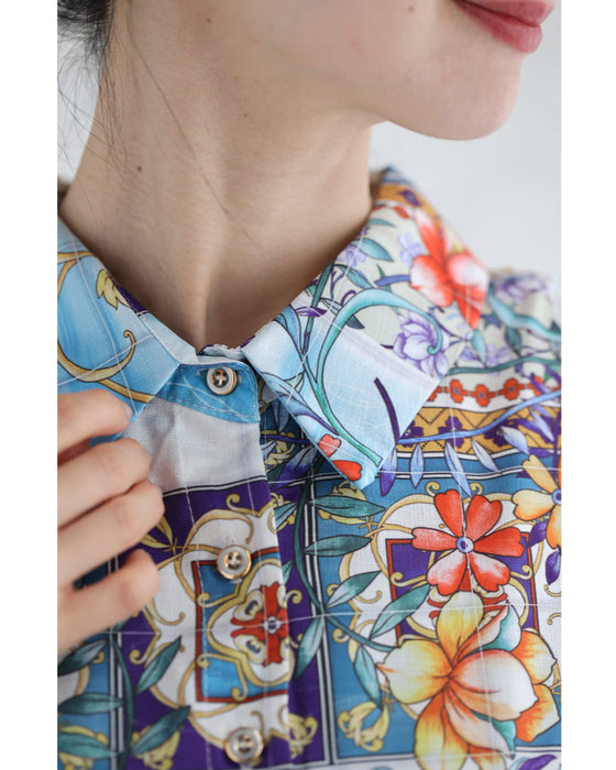 軽やかに風感じるスカーフ柄タックミディアムワンピース