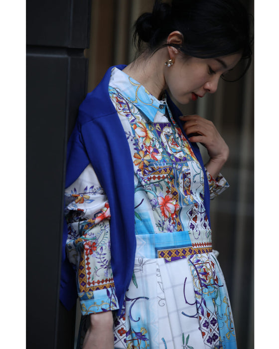 軽やかに風感じるスカーフ柄タックミディアムワンピース