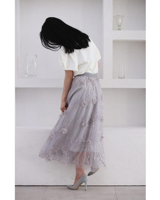 花びら浮かぶふんわり2重チュールミディアムスカート