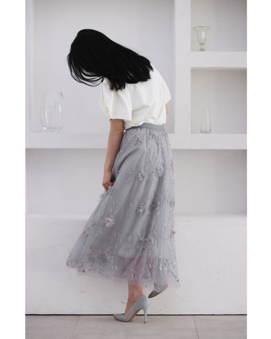 花びら浮かぶふんわり2重チュールミディアムスカート