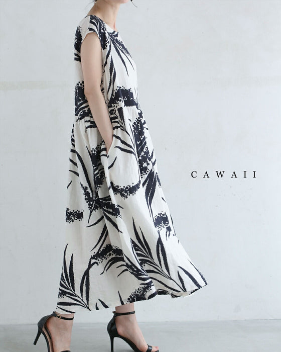 ボタニカルな影絵柄の涼しいリネンミディアムワンピース