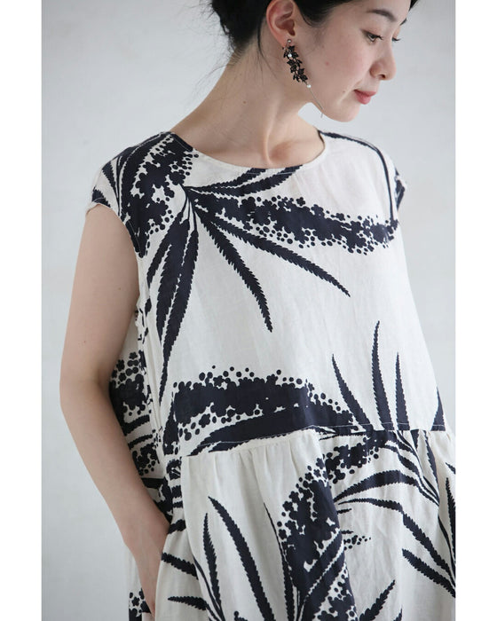 ボタニカルな影絵柄の涼しいリネンミディアムワンピース