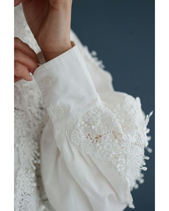 流れゆく花レースのシャツトップス