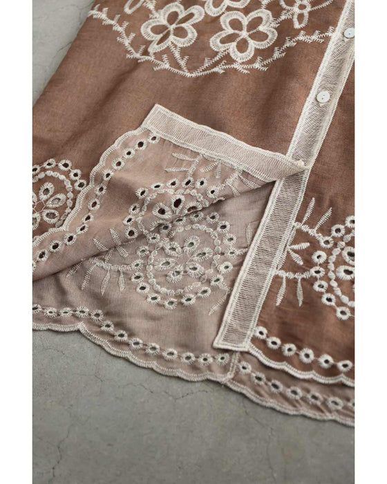 パンチングレースと花刺繍広がるシャツチュニック