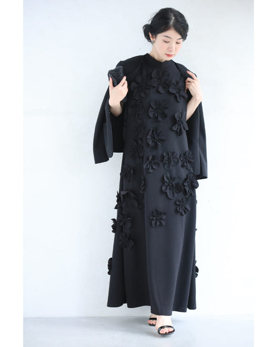 ひらひら花コサージュのストレッチ素材ロングワンピース