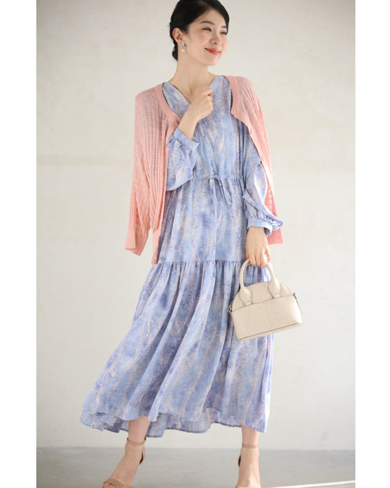 春を彩るブルーの植物柄ティアードミディアムワンピース