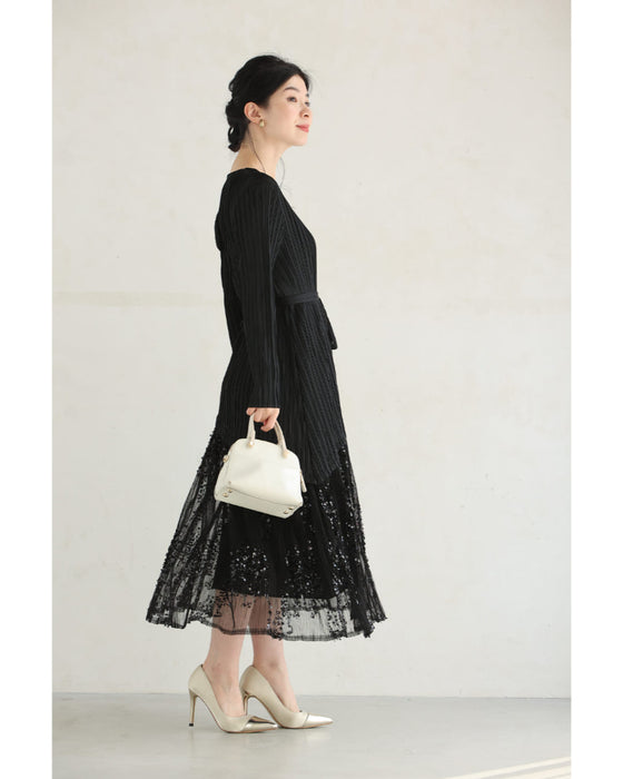 華やかなスパンコール煌めく切り替えプリーツワンピース(リボン付き)