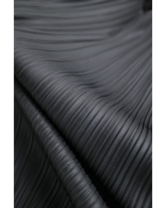 華やかなスパンコール煌めく切り替えプリーツワンピース(リボン付き)