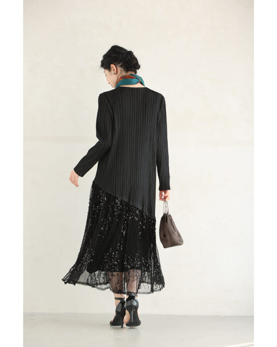 華やかなスパンコール煌めく切り替えプリーツワンピース(リボン付き)