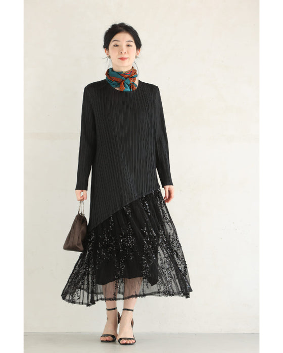 華やかなスパンコール煌めく切り替えプリーツワンピース(リボン付き)