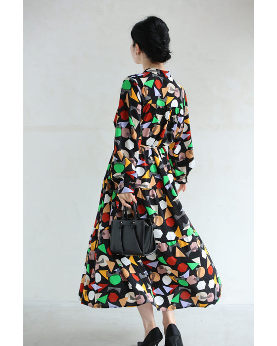 レトロポップな図形柄Aラインロングワンピース(リボン付き)