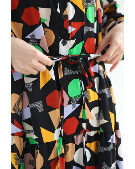 レトロポップな図形柄Aラインロングワンピース(リボン付き)