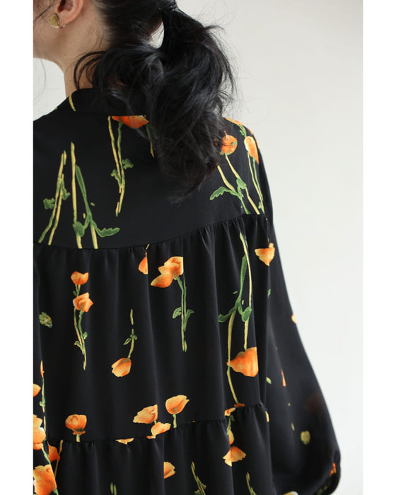 夕陽色に染まる花柄ロングワンピース（紐付き）