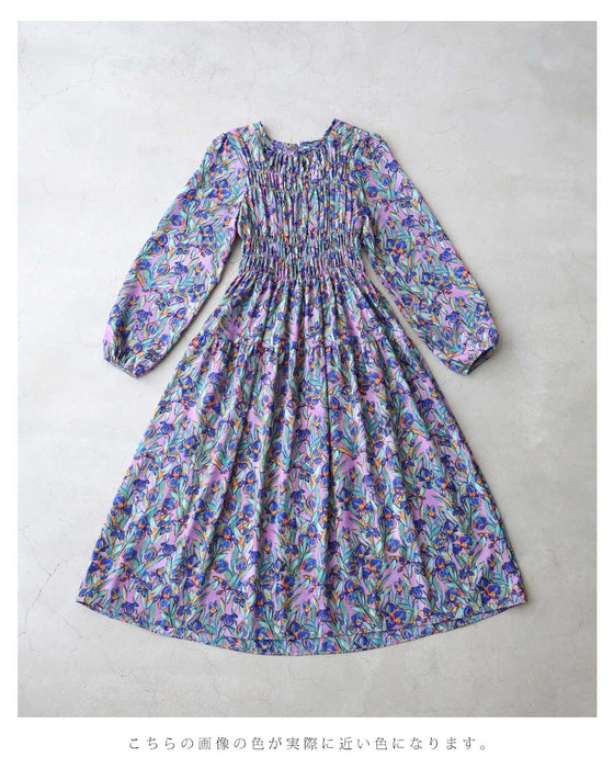 鮮やかに描いた花のシャーリングミディアムワンピース