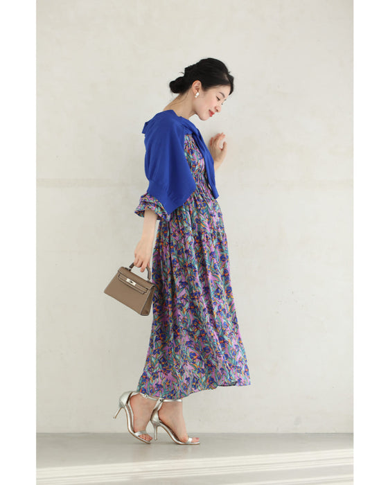 鮮やかに描いた花のシャーリングミディアムワンピース