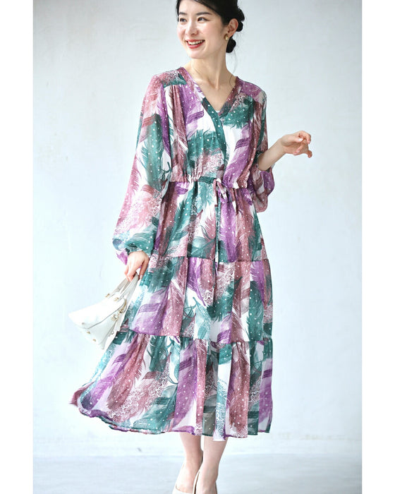 色づく羽舞うスタンプアートのティアードミディアムワンピース