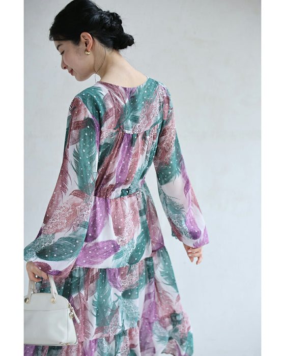 色づく羽舞うスタンプアートのティアードミディアムワンピース