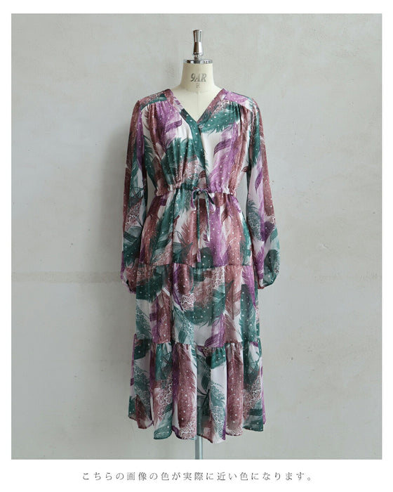 色づく羽舞うスタンプアートのティアードミディアムワンピース