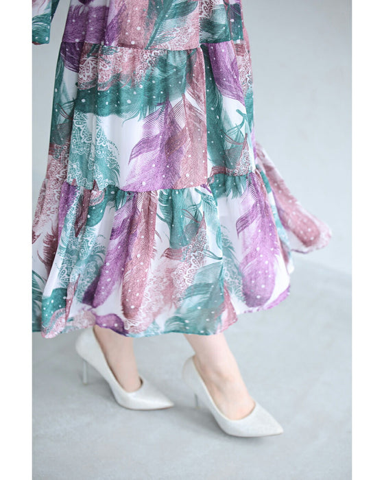 色づく羽舞うスタンプアートのティアードミディアムワンピース