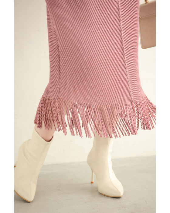 裾に揺れるフリンジの波うつバイカラーミディアムワンピース