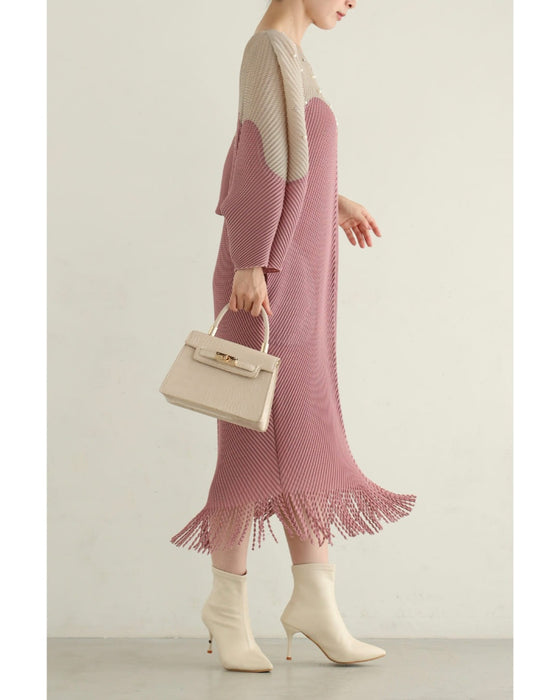 裾に揺れるフリンジの波うつバイカラーミディアムワンピース