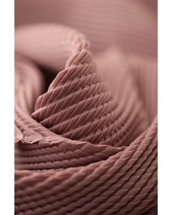 裾に揺れるフリンジの波うつバイカラーミディアムワンピース