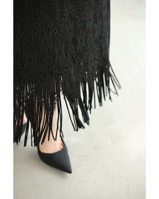 模様が浮かぶフリンジ裾Iラインミディアムスカート