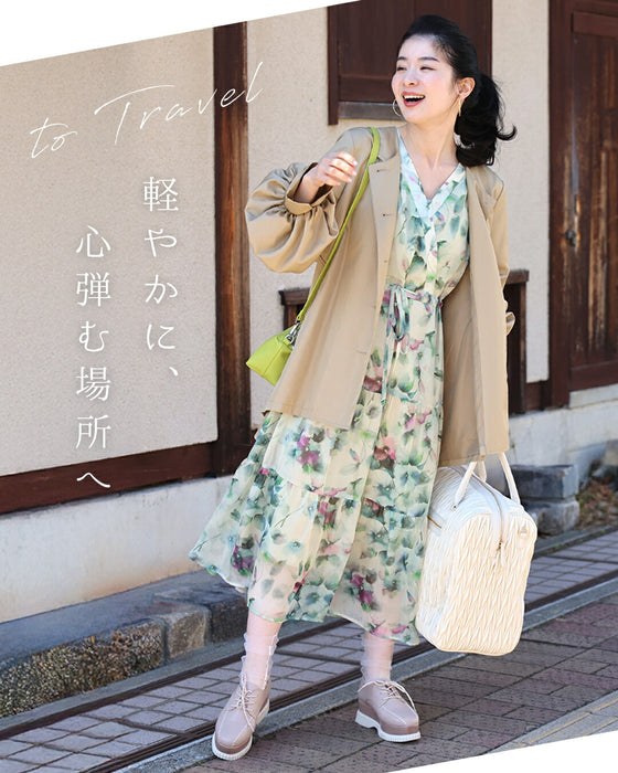 春風に舞うロマンティックなフラワーティアードワンピース