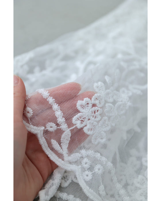 ふんわり柔らかなシアーベールの刺繍ブラウストップス