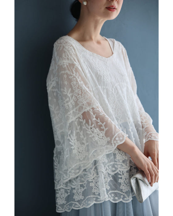 ふんわり柔らかなシアーベールの刺繍ブラウストップス
