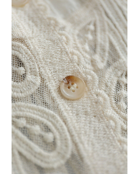 柔らかなボタニカルモチーフの刺繍カーディガン