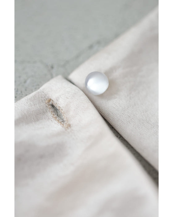 バックタックのラグジュアリーな光沢ロングワンピース