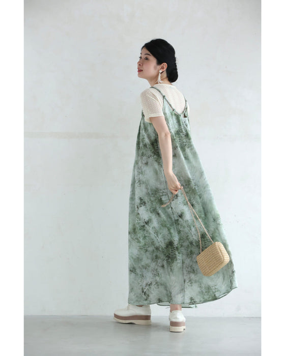 前後着用可能な2way。アート柄キャミロングワンピース(アクセサリー付き)