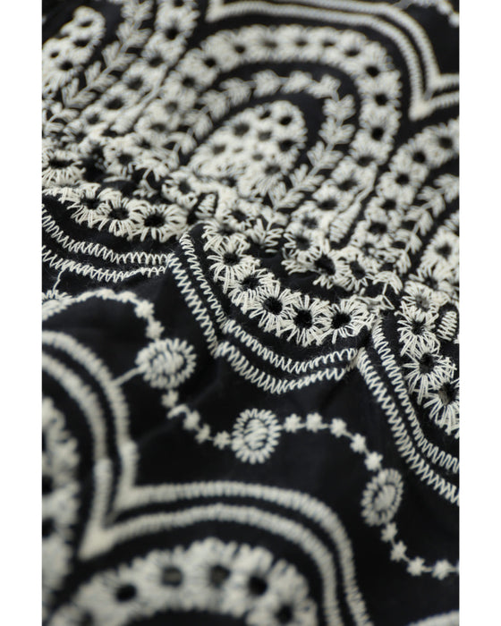 美しい装飾刺繍のペプラムカットソートップス