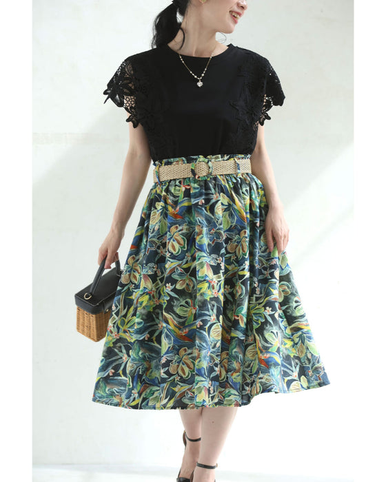 色彩豊かに描くボタニカル柄ミディアムスカート(ベルト付き)